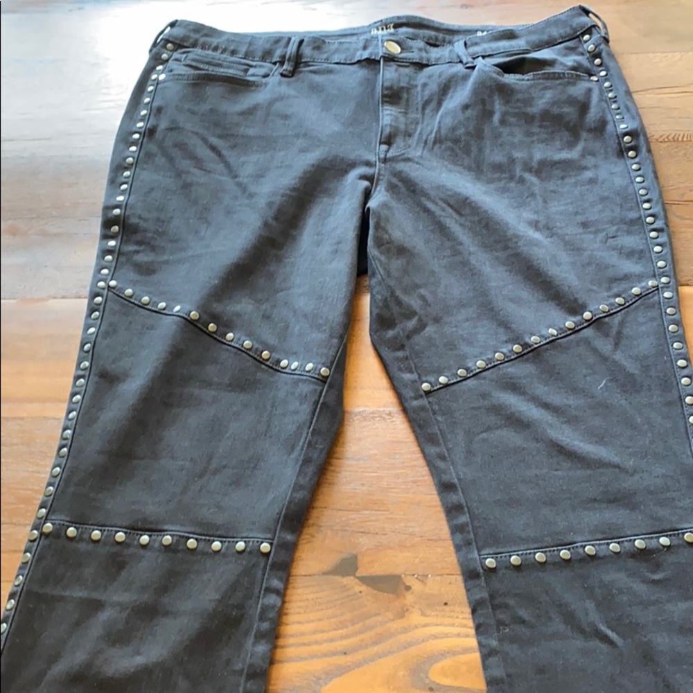 a.n.a. Jeans